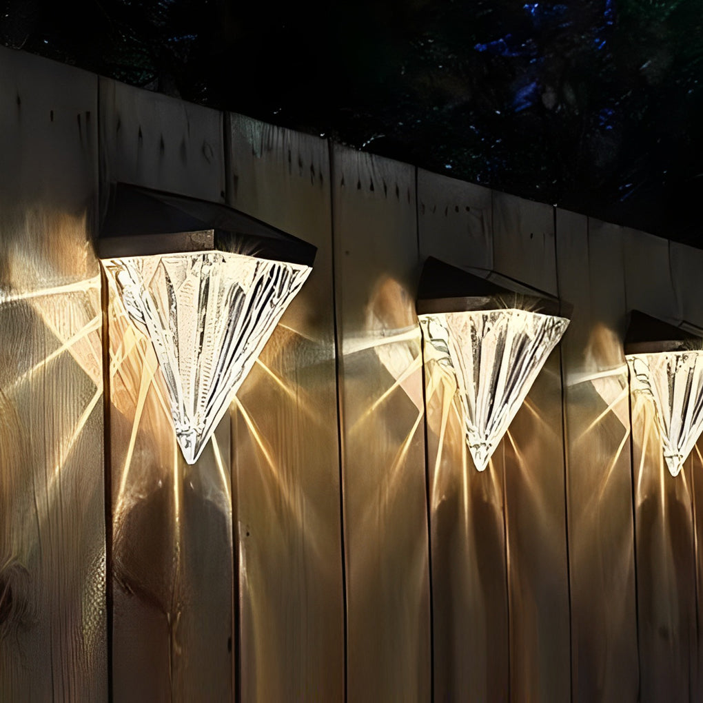 PrismLux | Geometrische Solar-Wandleuchte