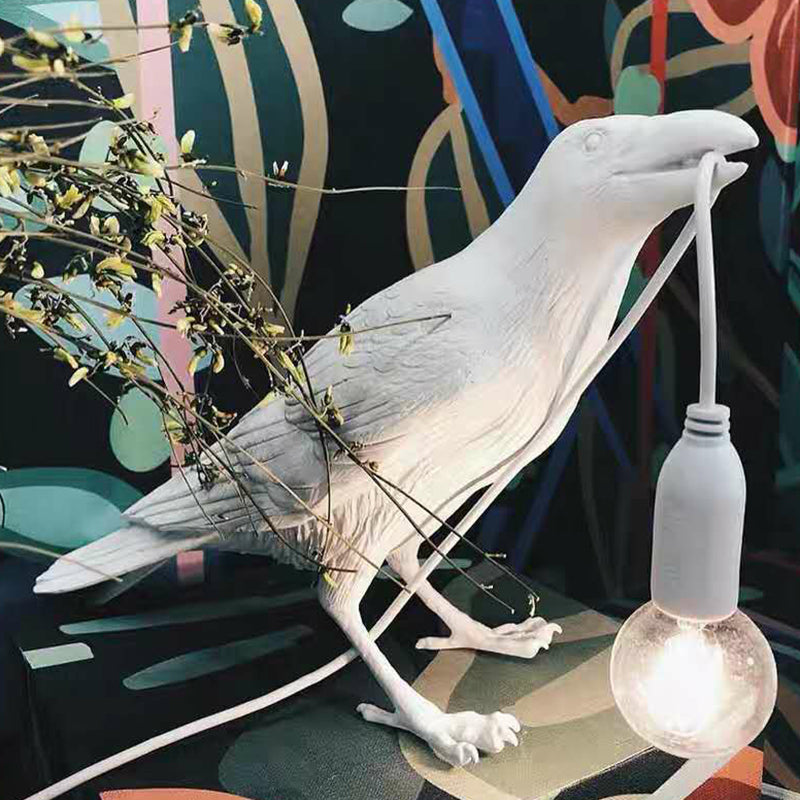 AvianLuxe | Kunstvolle Vogel-Tischlampe aus Harz