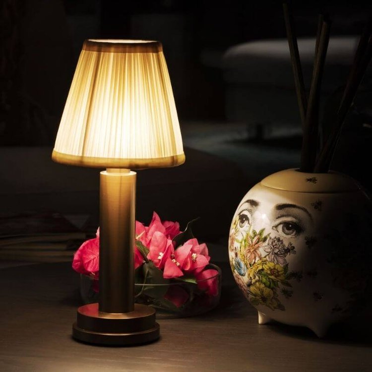 VelloGlow | Kabellose LED-Tischlampe mit Stoffschirm