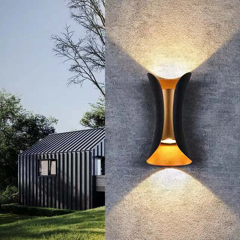 AmberLine | Minimalistische LED-Wandleuchte für drinnen & draußen