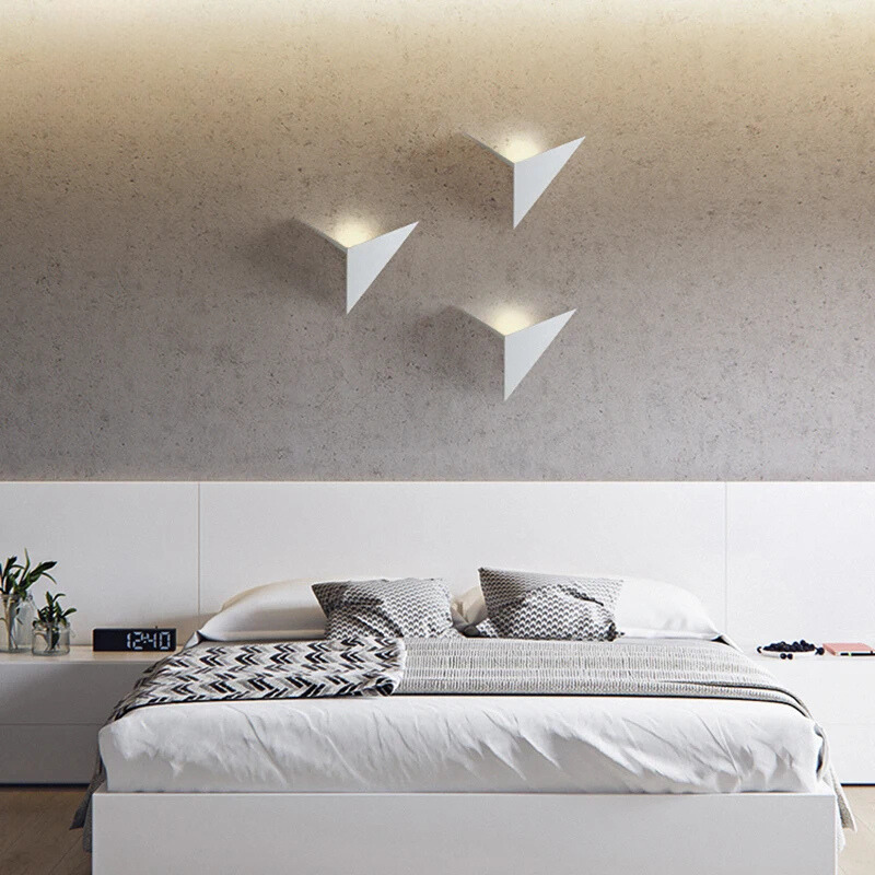 TriGlow | Minimalistische LED-Wandleuchte im Dreieck-Design