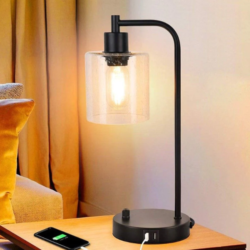 UrbanForge | Industrielle Tischleuchte mit USB-Anschluss
