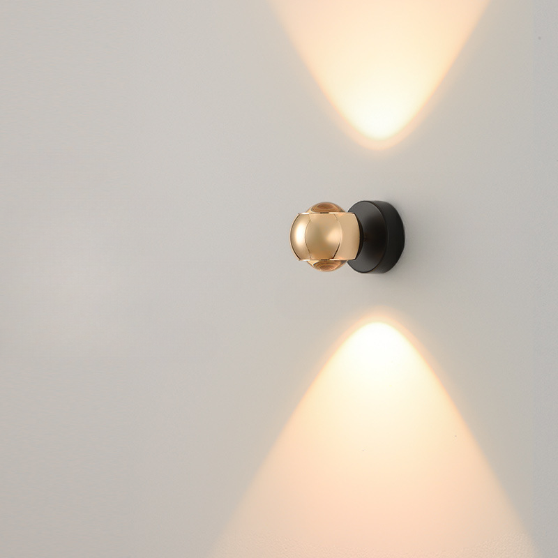 RayVera | Minimalistische LED-Wandleuchte in Schwarz-Gold