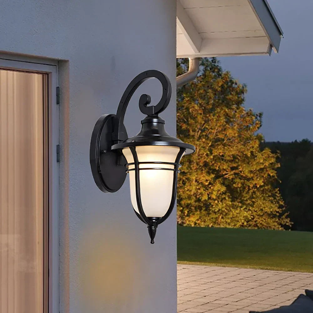 RetroLuma | Vintage Außenwandleuchte für Garten & Terrasse