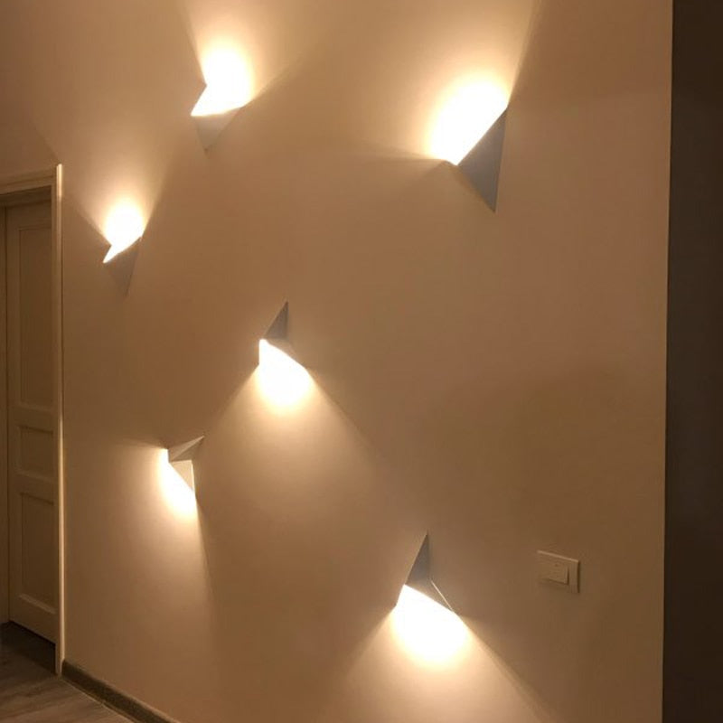 TrivioLight | Dreieckige LED-Wandleuchte