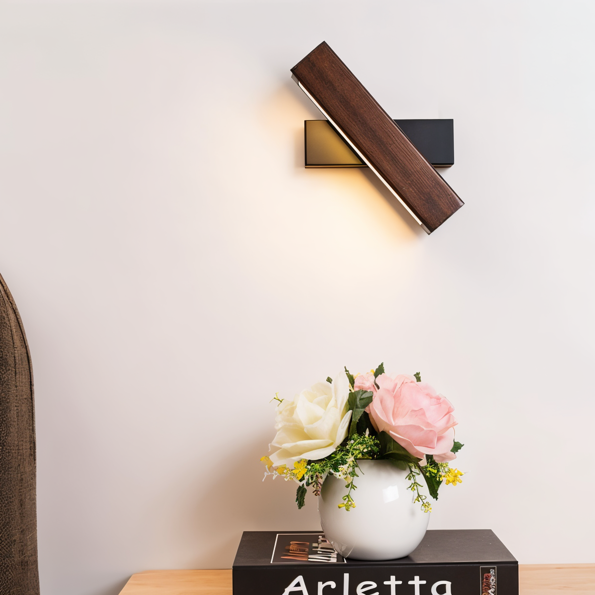 LignoLux | 360° drehbare LED-Wandleuchte aus Holz