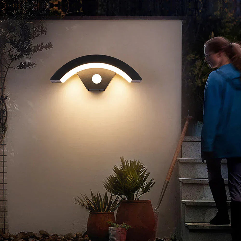 LiraDawn | Wasserdichte LED-Wandleuchte für Garten & Fassade