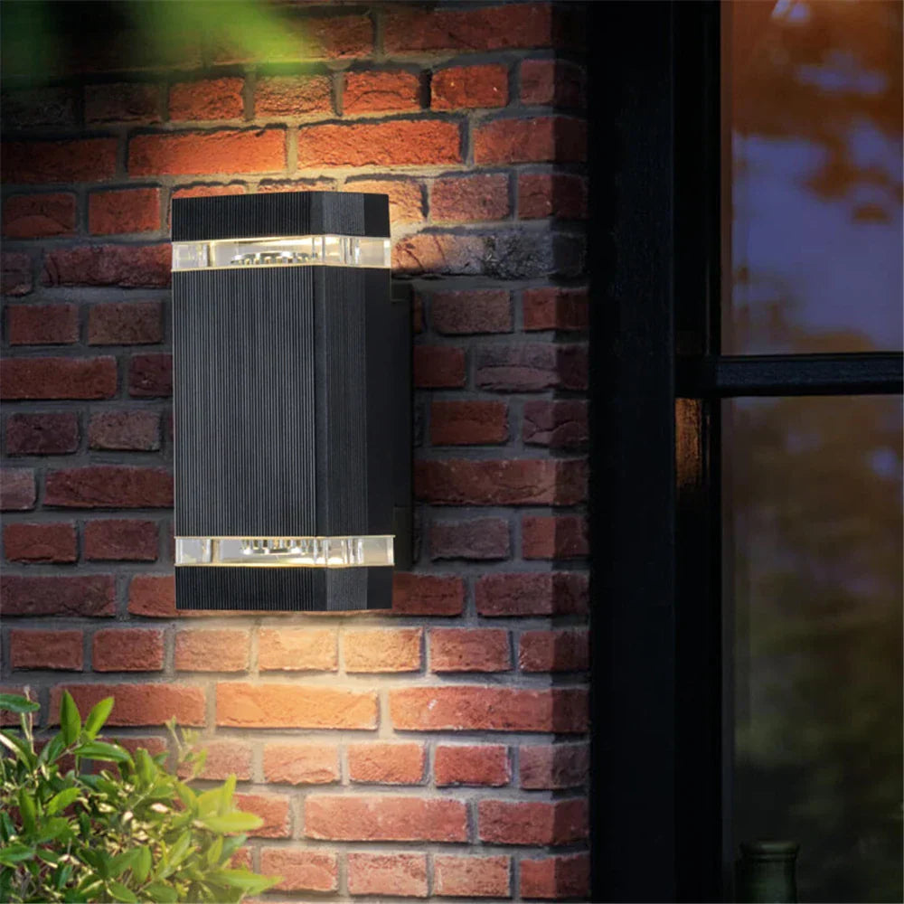 StormGuard | Wetterfeste LED Wandleuchte für Haus & Garten