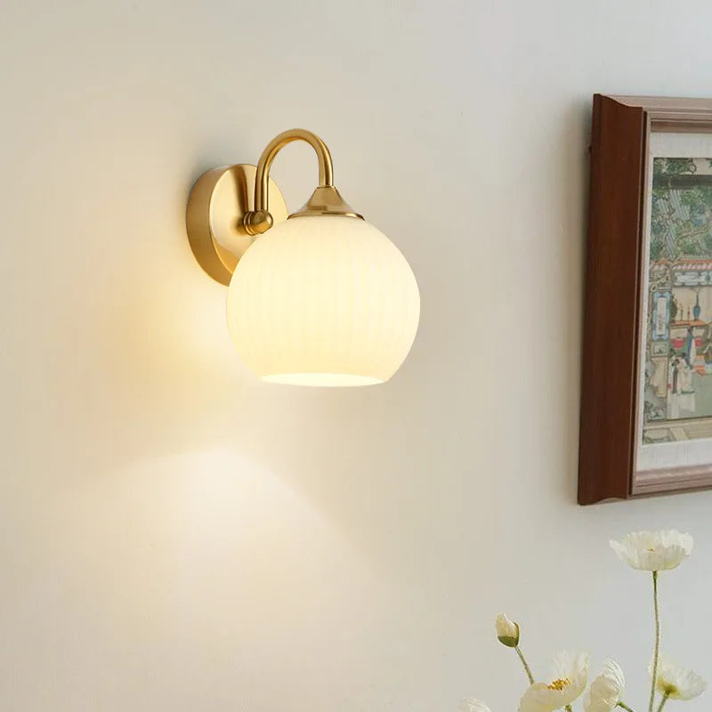 Skanda | Skandinavische LED-Wandleuchte mit Glasschirm