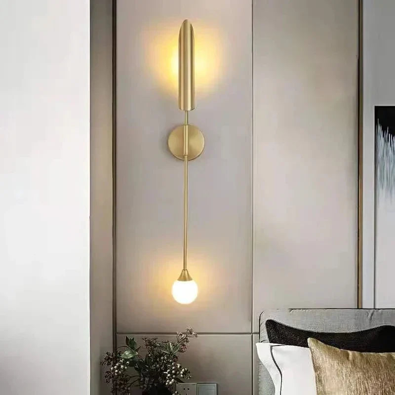 AureoWall | Goldene LED-Wandleuchte für Wohnzimmer
