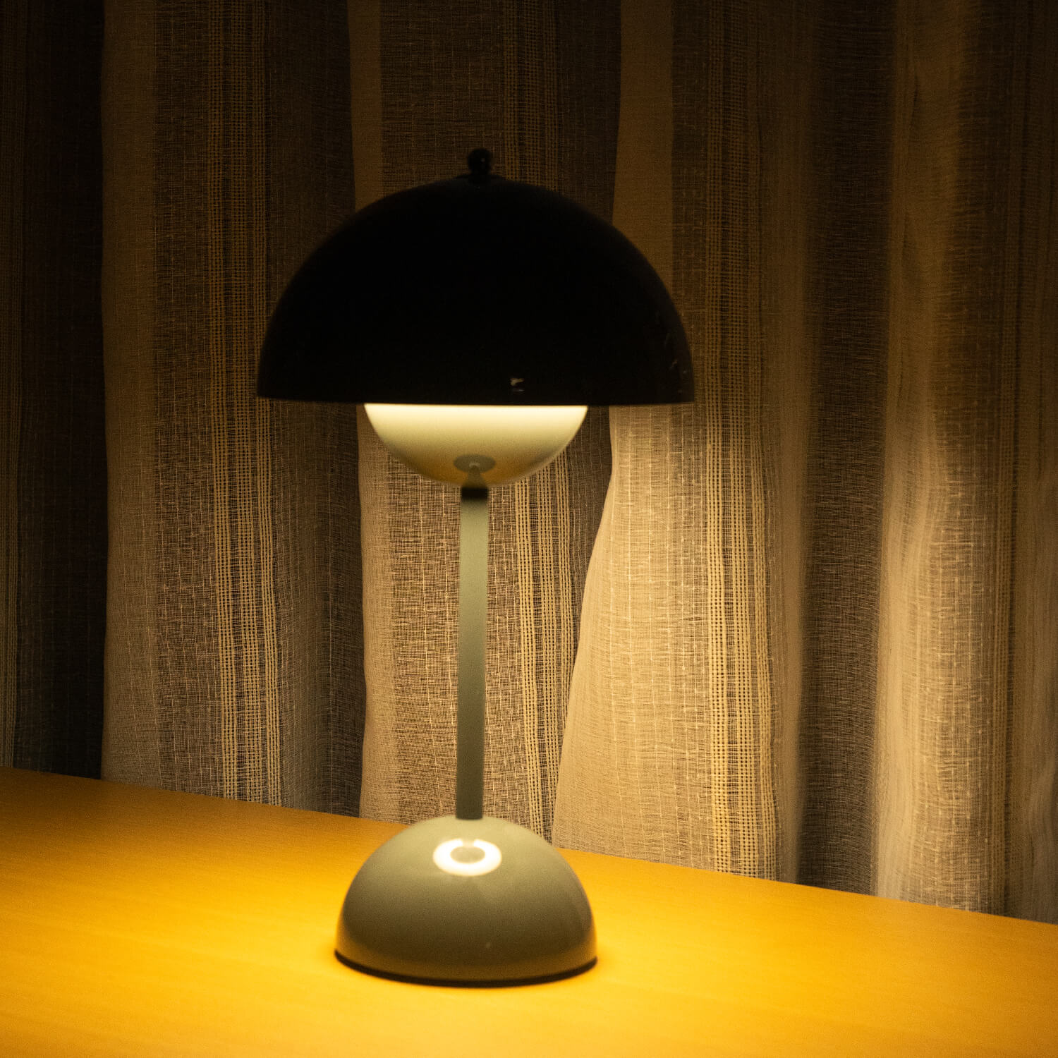 CremeGlow | Kabellose LED-Tischlampe